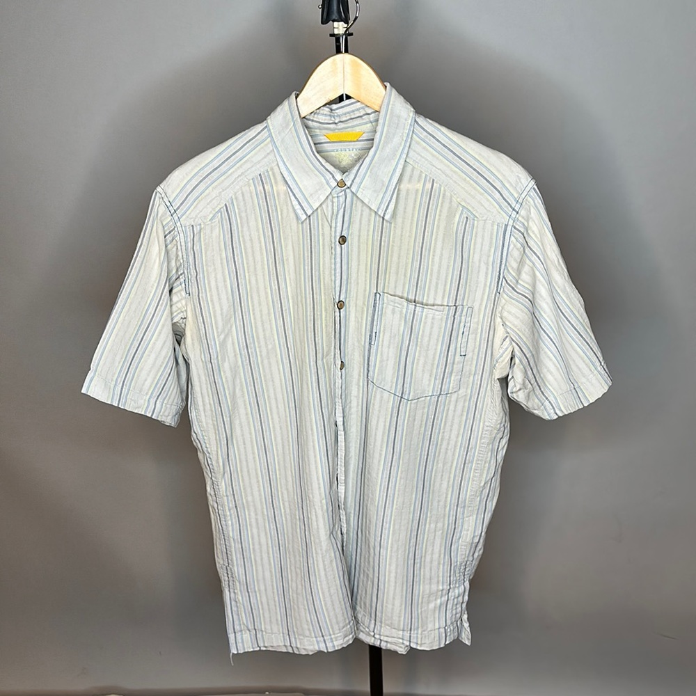 Mountain Hardware short sleeve button up Men’s Size L